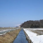 湯田川から見る鳥海山
