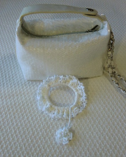 ゆれる小花のシュシュ・ホワイト