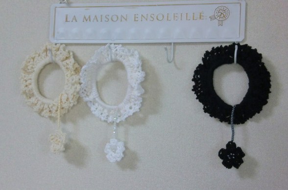 ゆれる小花のシュシュ・オーガニック