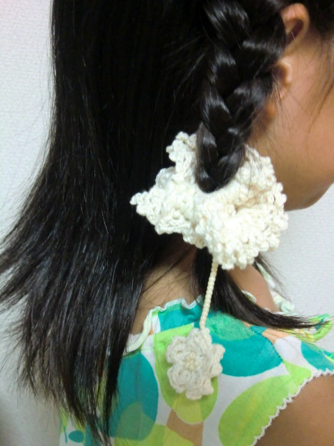 ゆれる小花のシュシュ・オーガニック