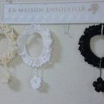 ゆれる小花のシュシュ・ブラック