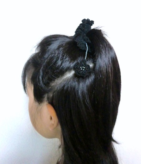 ゆれる小花のシュシュ・ブラック