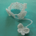 蝶と小花のホワイトブレスレット