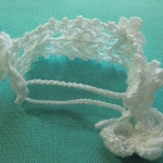 蝶と小花のホワイトブレスレット