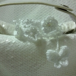 蝶と小花のホワイトブレスレット