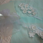 蝶と小花のホワイトブレスレット