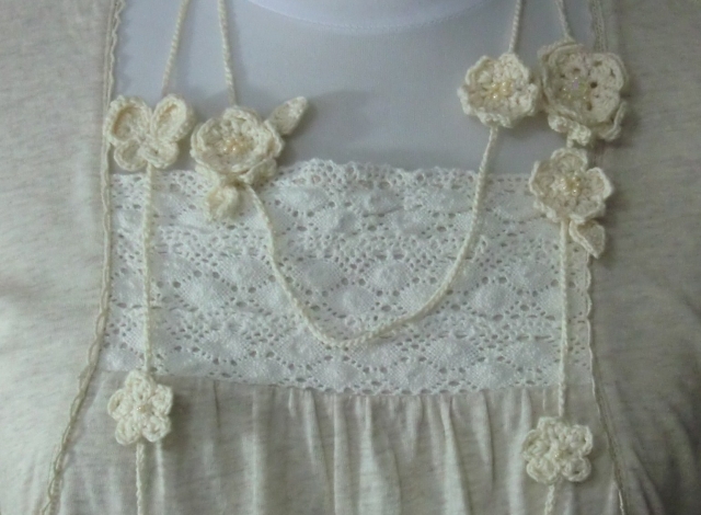 蝶と小花のオーガニックラリエット