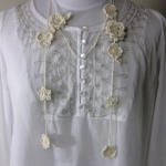 蝶と小花のオーガニックラリエット