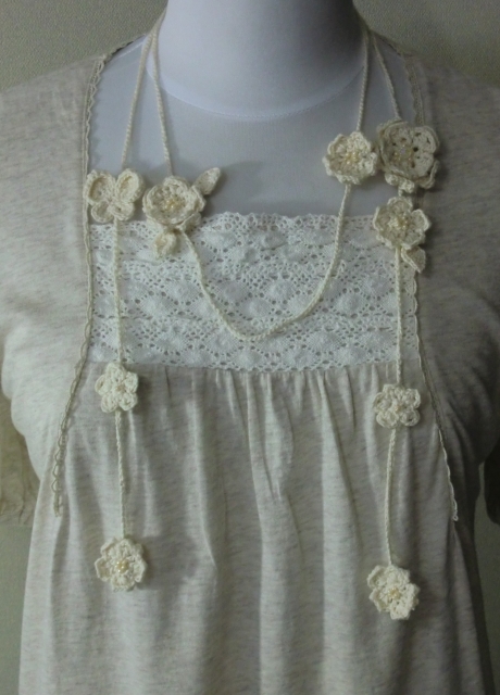 蝶と小花のオーガニックラリエット