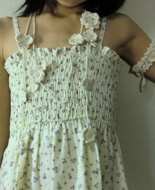 蝶と小花のオーガニックラリエット