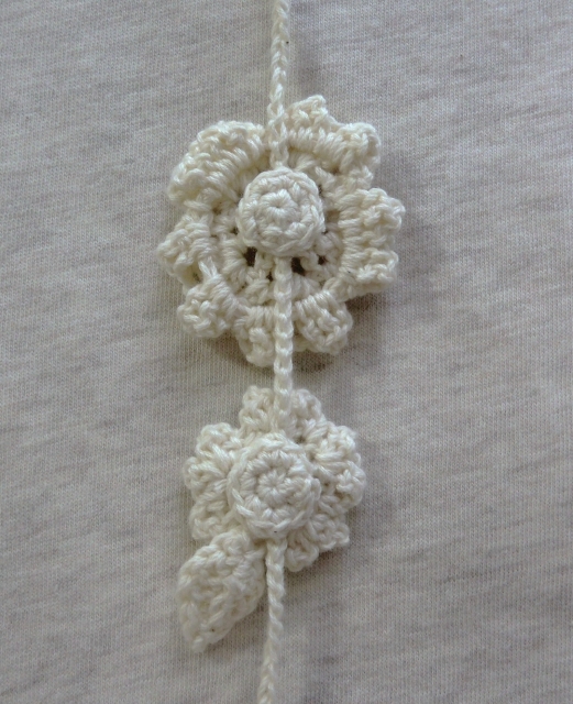 蝶と小花のオーガニックラリエット