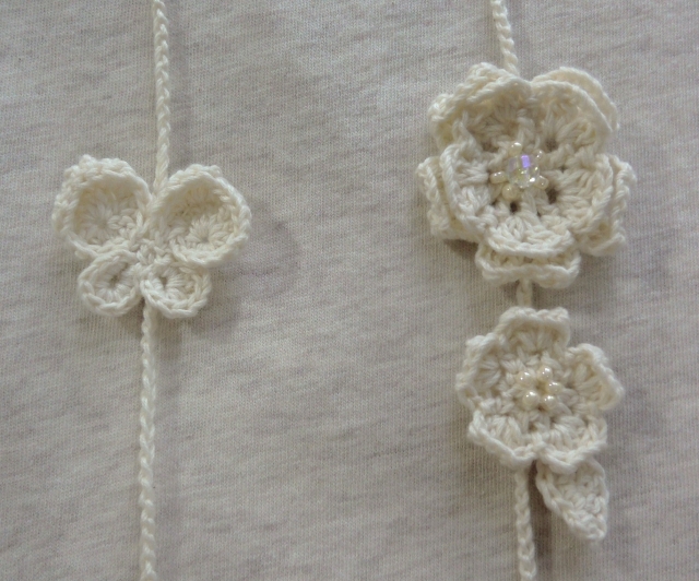 蝶と小花のオーガニックラリエット