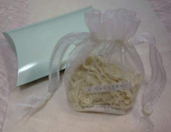 蝶と小花のオーガニックラリエット