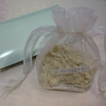 蝶と小花のオーガニックラリエット