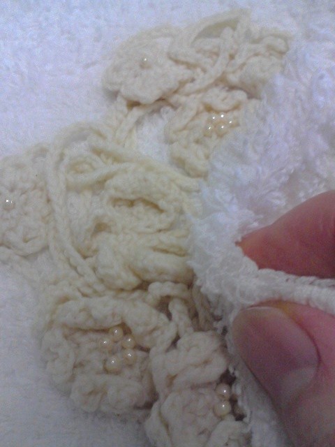 蝶と小花のオーガニックラリエット