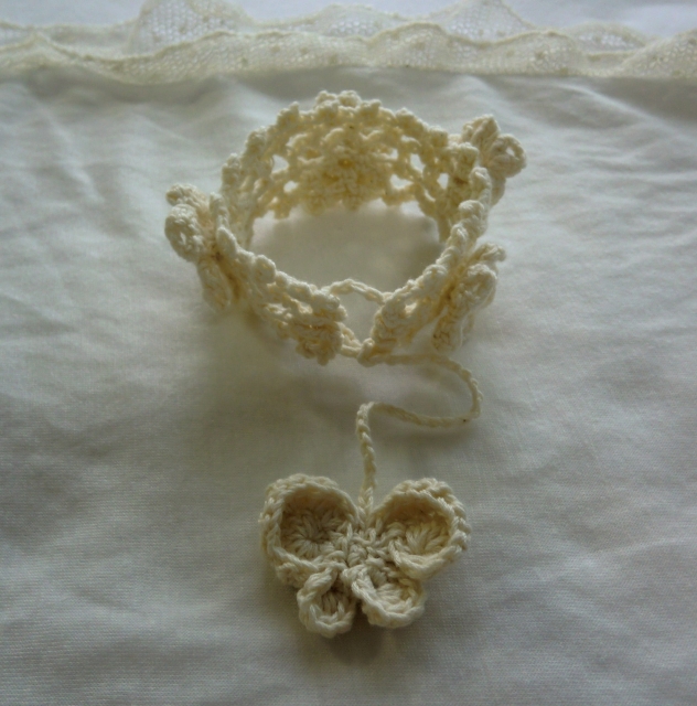 蝶と小花のオーガニックブレスレット