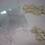 蝶と小花のオーガニックブレスレット