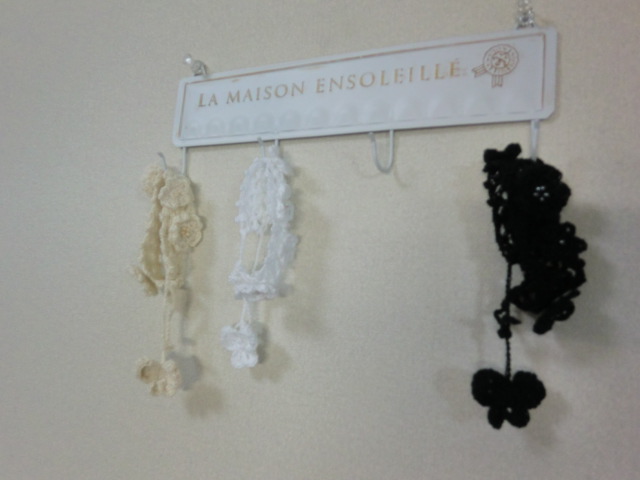 蝶と小花のオーガニックブレスレット