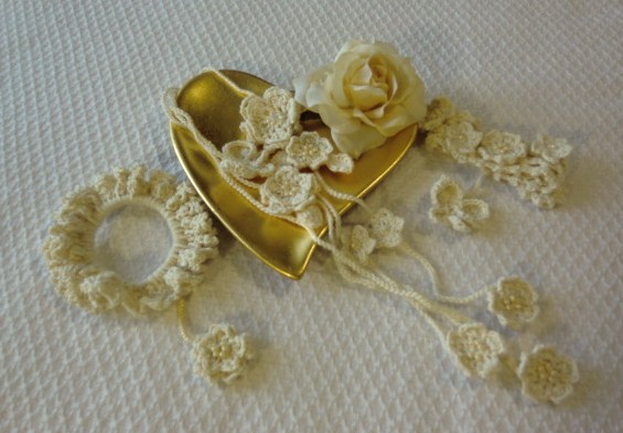 蝶と小花のオーガニックブレスレット