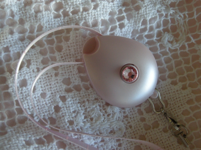 イニシャル入りネックストラップ　ピンク