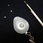 イニシャル入りネックストラップ　ホワイト