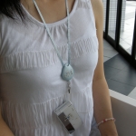 イニシャル入りネックストラップ　ブルー