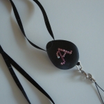 イニシャル入りネックストラップ　ブラック