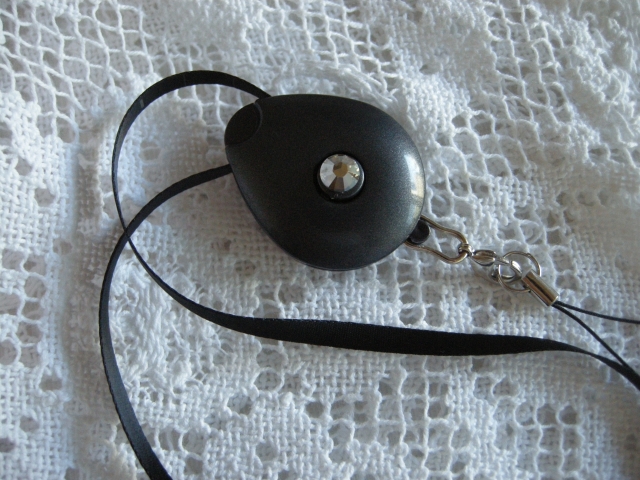 イニシャル入りネックストラップ　ブラック