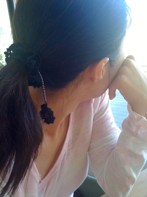 ゆれる小花のシュシュ・ブラック