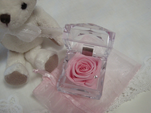 花のプレゼント　ローズボックス　　ピンク