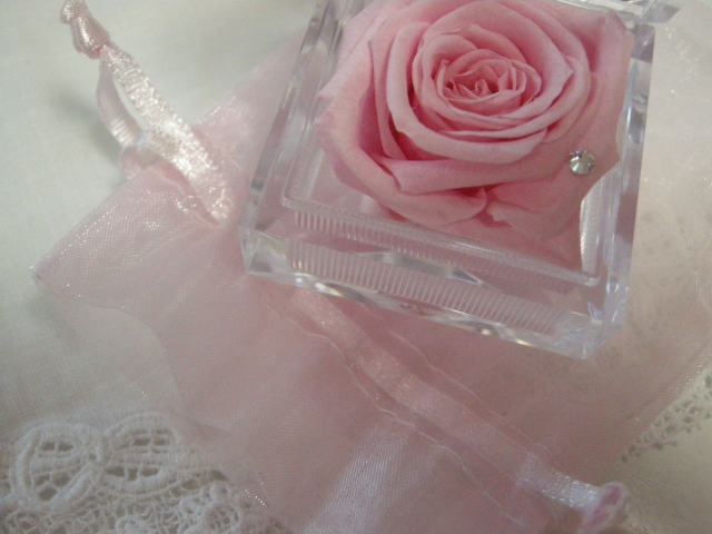 花のプレゼント　ローズボックス　　ピンク