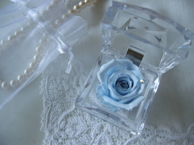 大切な人へのプレゼント　ローズボックス　　ブルー