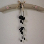 蝶と小花のラリエット・ブラック