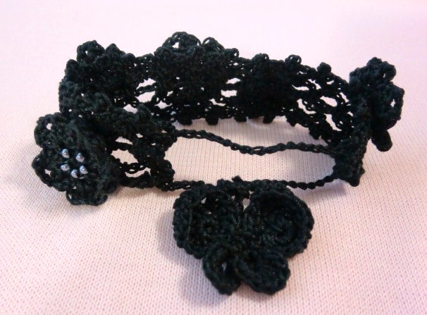 蝶と小花のブレスレット・ブラック