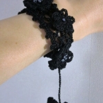 蝶と小花のブレスレット・ブラック