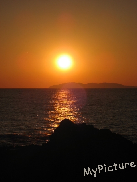 道の駅あつみ「日本海しゃりんの夕日」