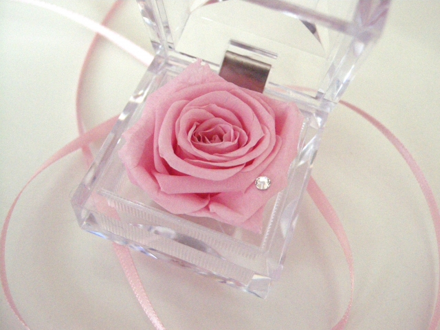 大切な人へのプレゼント　ローズボックス 　　 ピンク