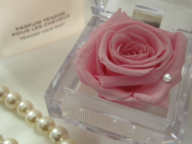 大切な人へのプレゼント　ローズボックス　　ピンク