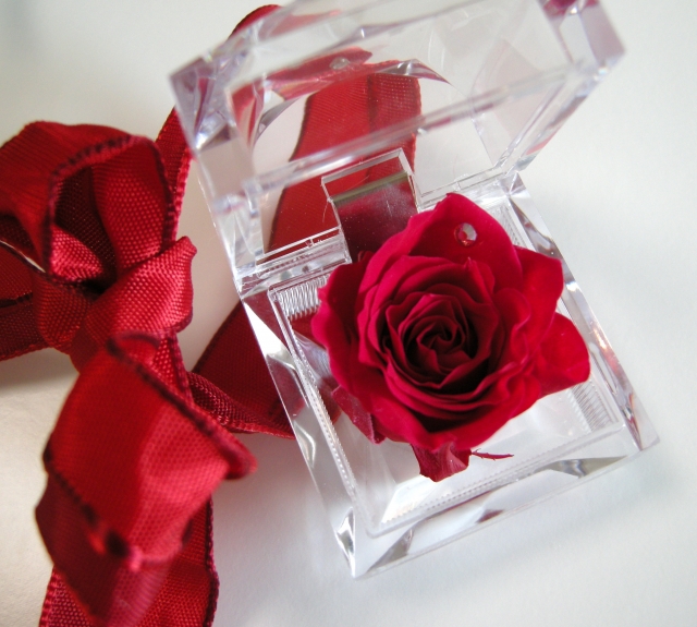 大切な人へのプレゼント　ローズボックス　　レッド