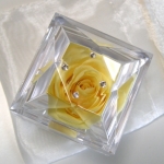 大切な人へのプレゼント　ローズボックス　　　イエロー