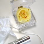 大切な人へのプレゼント　ローズボックス　　　イエロー