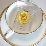 大切な人へのプレゼント　ローズボックス　　　イエロー