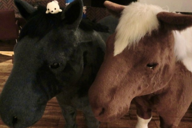 にじいろごまちゃんTMストラップ